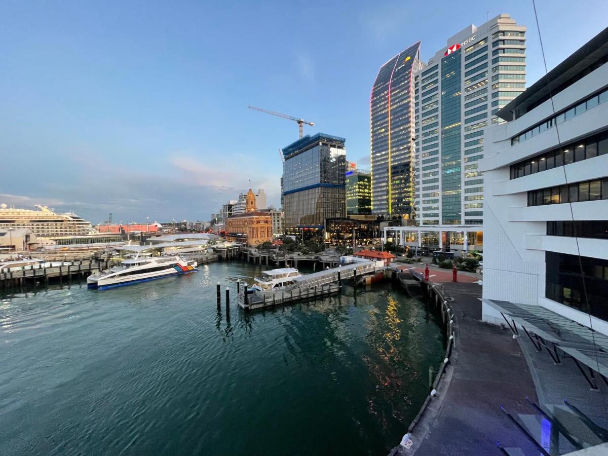 Luxury Apartment - Parking - Hot Tub - Stunning Views Оукланд Екстериор снимка