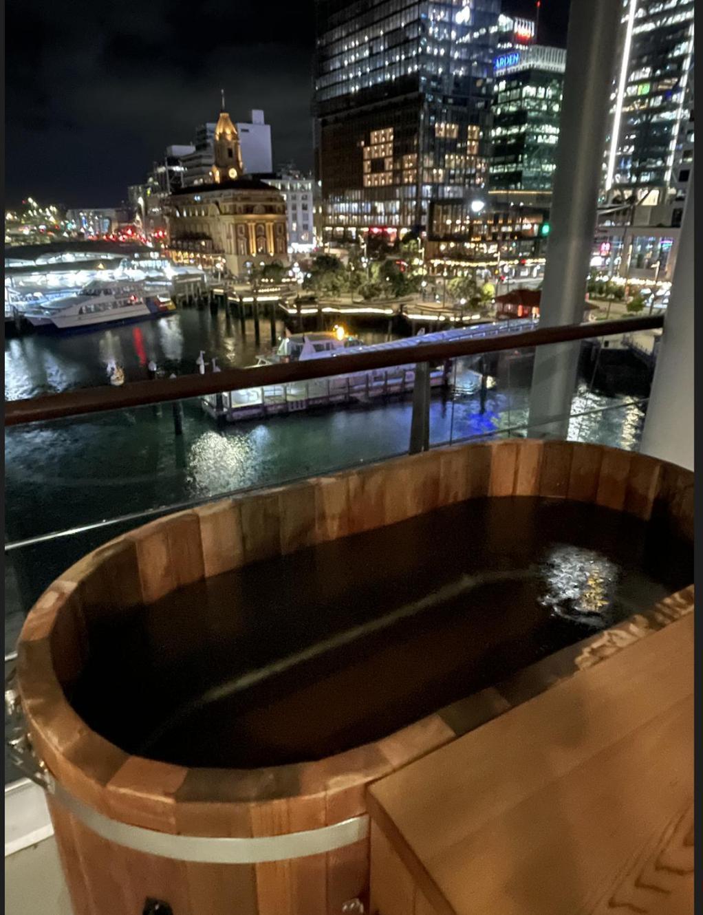 Luxury Apartment - Parking - Hot Tub - Stunning Views Оукланд Екстериор снимка